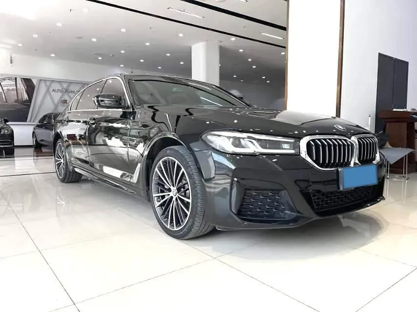 2022 BMW 5 Series 2.0T 252HP L4 8AT,autocango,china used car exporter,china ev exporter,chinese used car exporter,chinese used ev exporter