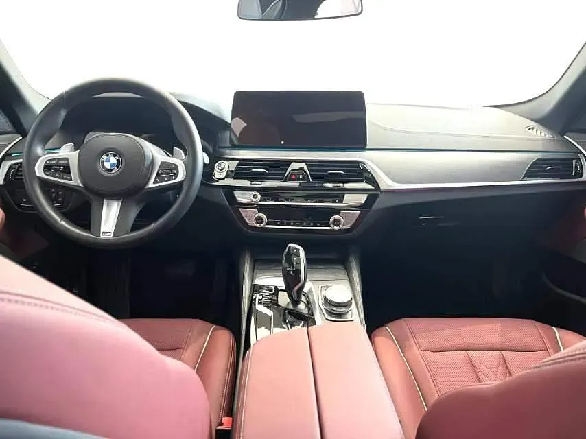 2022 BMW 5 Series 2.0T 252HP L4 8AT,autocango,china used car exporter,china ev exporter,chinese used car exporter,chinese used ev exporter