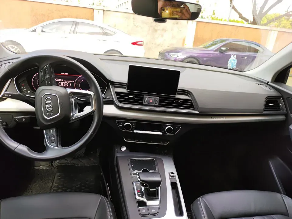 2021 Audi Q5L 2.0T 190HP L4 7DCT,autocango,china used car exporter,china ev exporter,chinese used car exporter,chinese used ev exporter