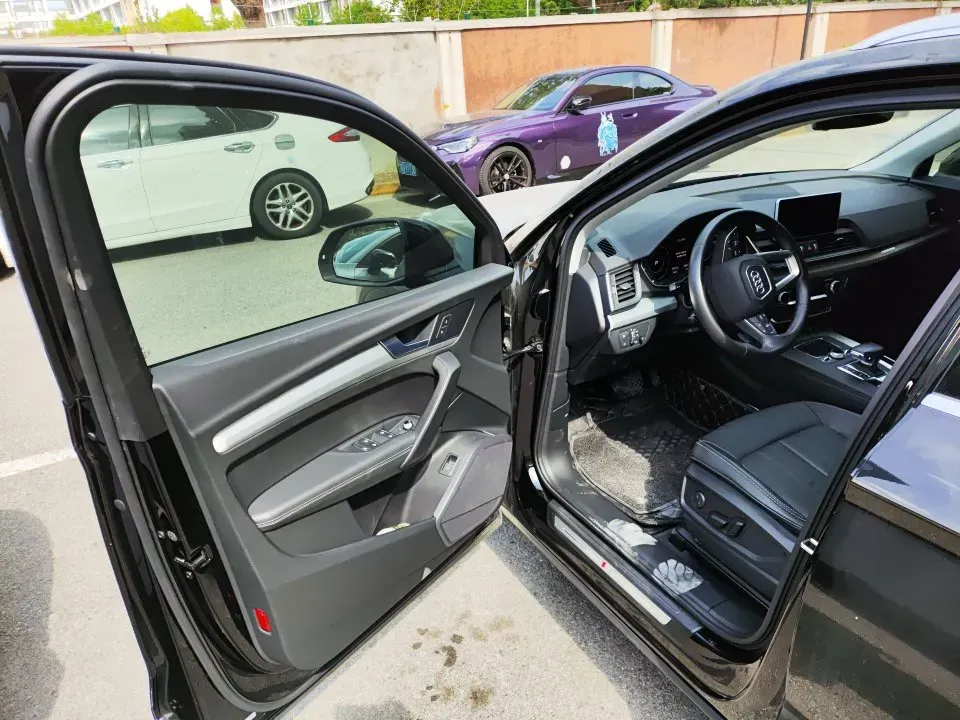 2021 Audi Q5L 2.0T 190HP L4 7DCT,autocango,china used car exporter,china ev exporter,chinese used car exporter,chinese used ev exporter
