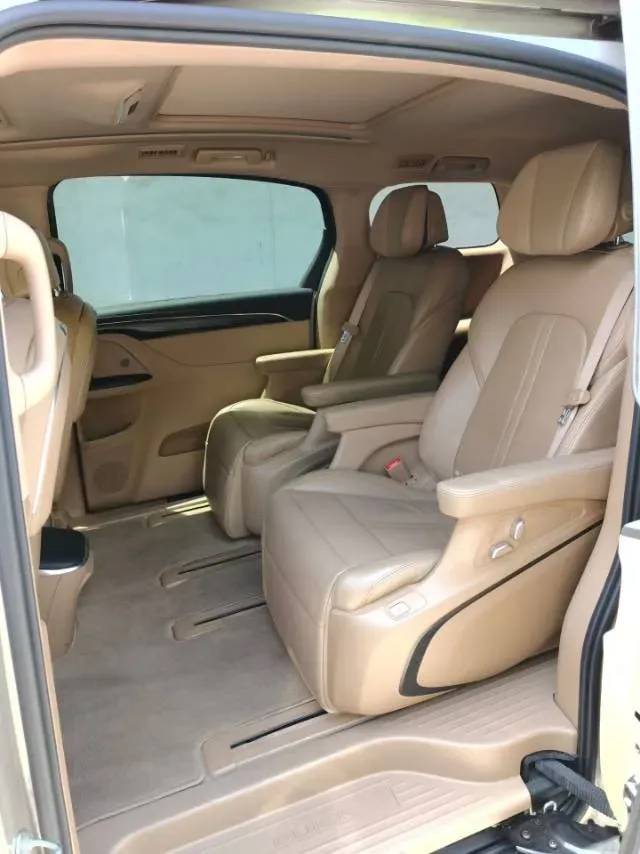 2020 Buick GL8 2.0T 237HP L4 9AT,autocango,china used car exporter,china ev exporter,chinese used car exporter,chinese used ev exporter