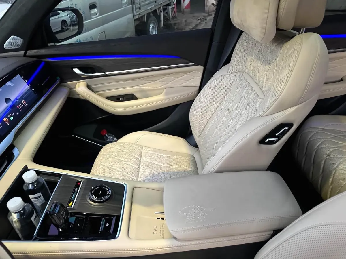 2025 Geely Monjaro 2.0T 238HP L4 8AT,autocango,china used car exporter,china ev exporter,chinese used car exporter,chinese used ev exporter