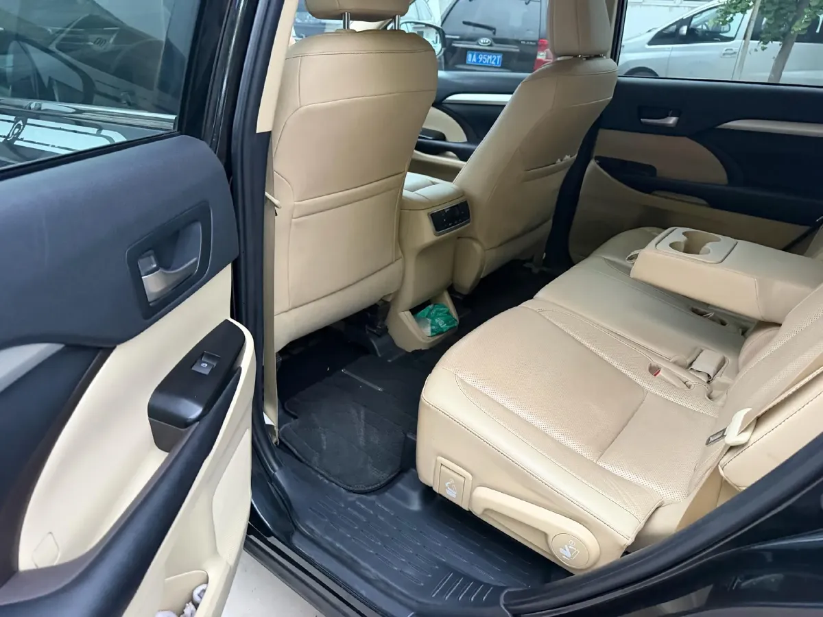 2018 Jeep Grand Commander 2.0T 265HP L4 9AT,autocango,china used car exporter,china ev exporter,chinese used car exporter,chinese used ev exporter