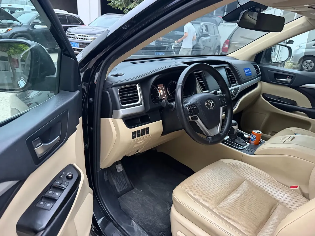 2018 Jeep Grand Commander 2.0T 265HP L4 9AT,autocango,china used car exporter,china ev exporter,chinese used car exporter,chinese used ev exporter