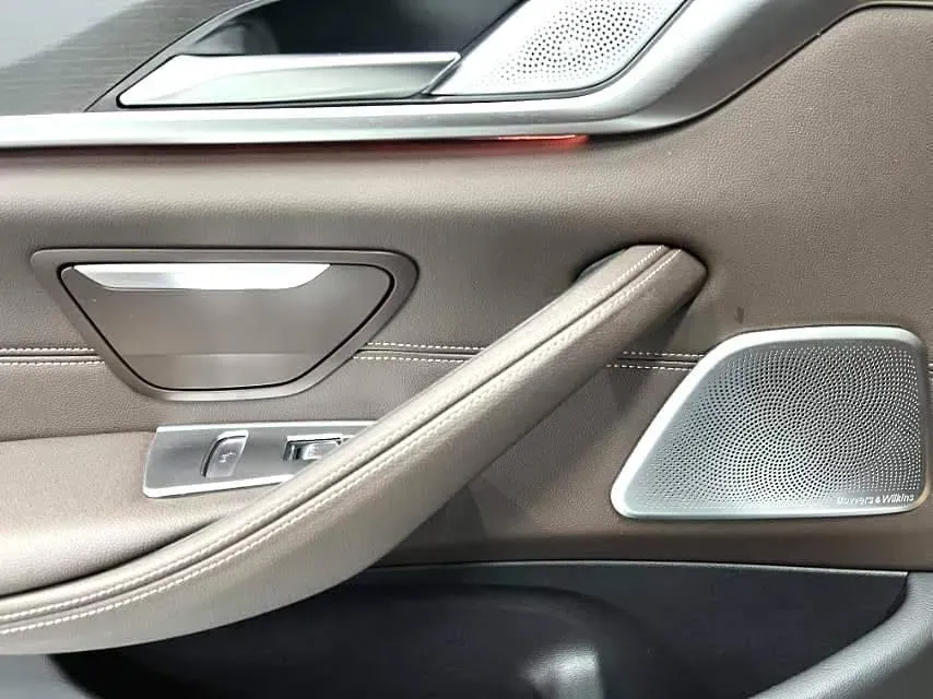 2022 BMW 5 Series 2.0T 252HP L4 8AT,autocango,china used car exporter,china ev exporter,chinese used car exporter,chinese used ev exporter