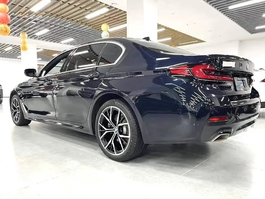2022 BMW 5 Series 2.0T 252HP L4 8AT,autocango,china used car exporter,china ev exporter,chinese used car exporter,chinese used ev exporter