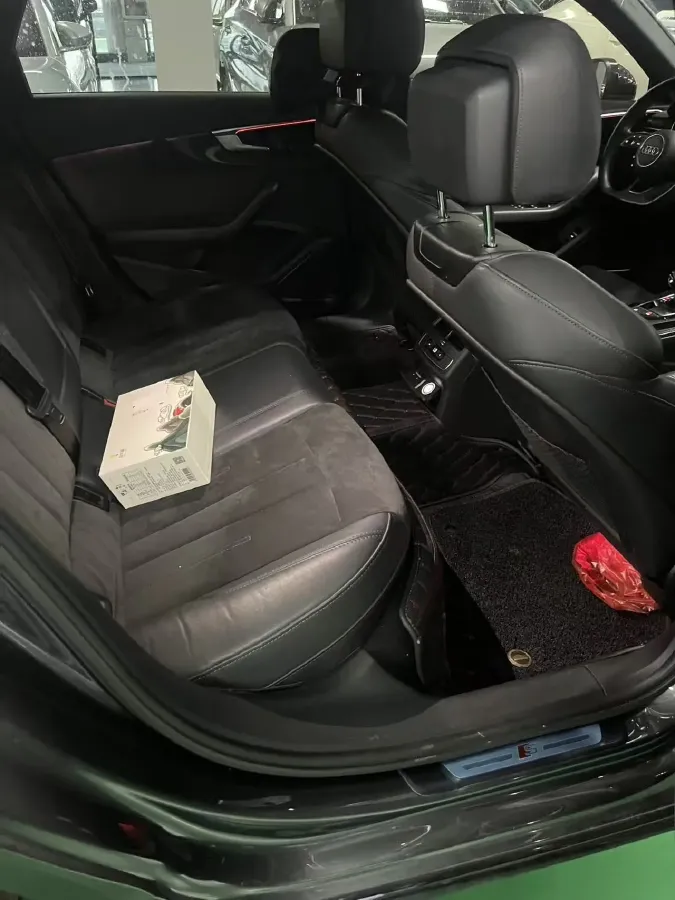 2022 Audi A4L 2.0T 252HP L4 7DCT,autocango,china used car exporter,china ev exporter,chinese used car exporter,chinese used ev exporter