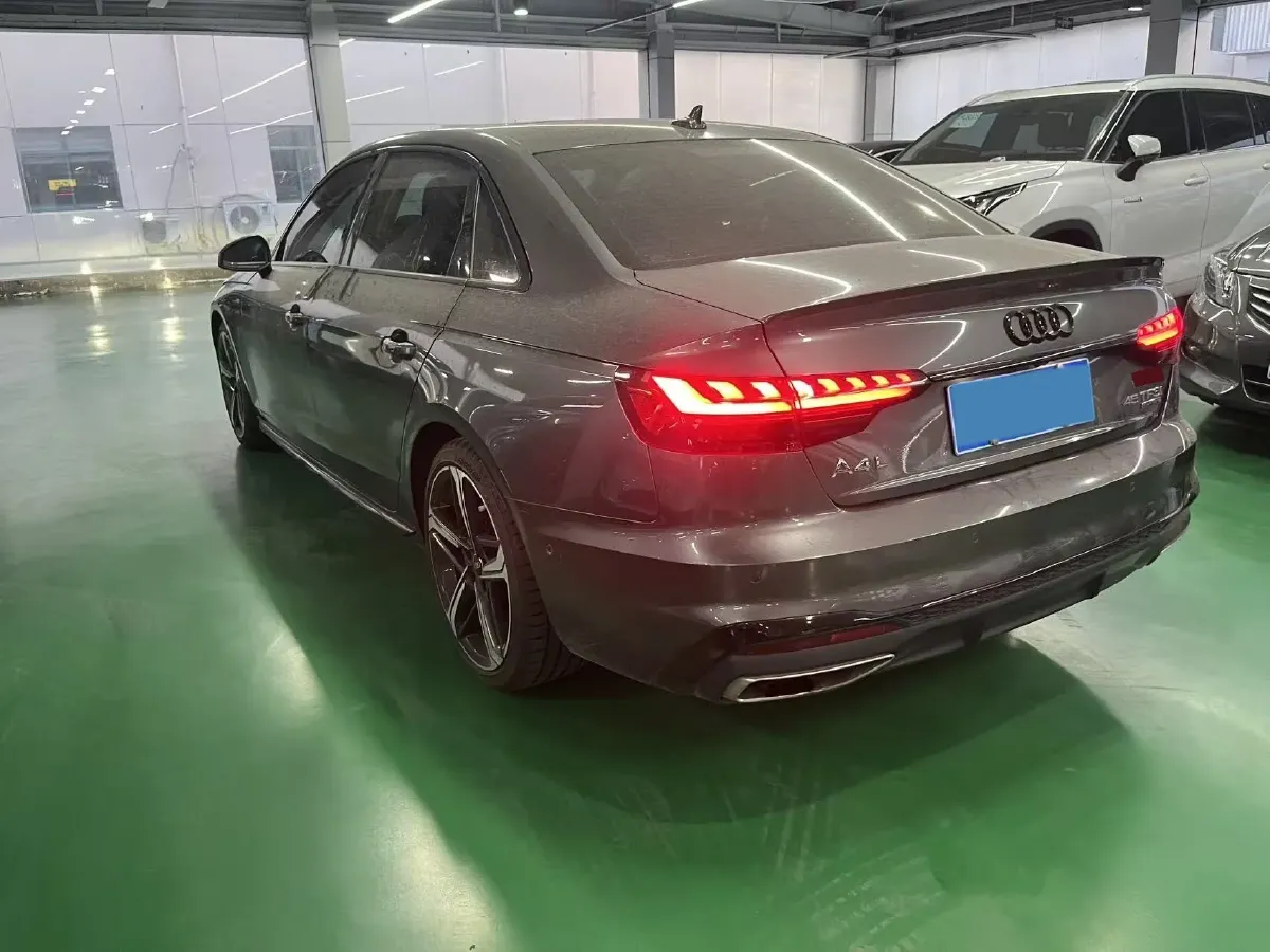 2022 Audi A4L 2.0T 252HP L4 7DCT,autocango,china used car exporter,china ev exporter,chinese used car exporter,chinese used ev exporter