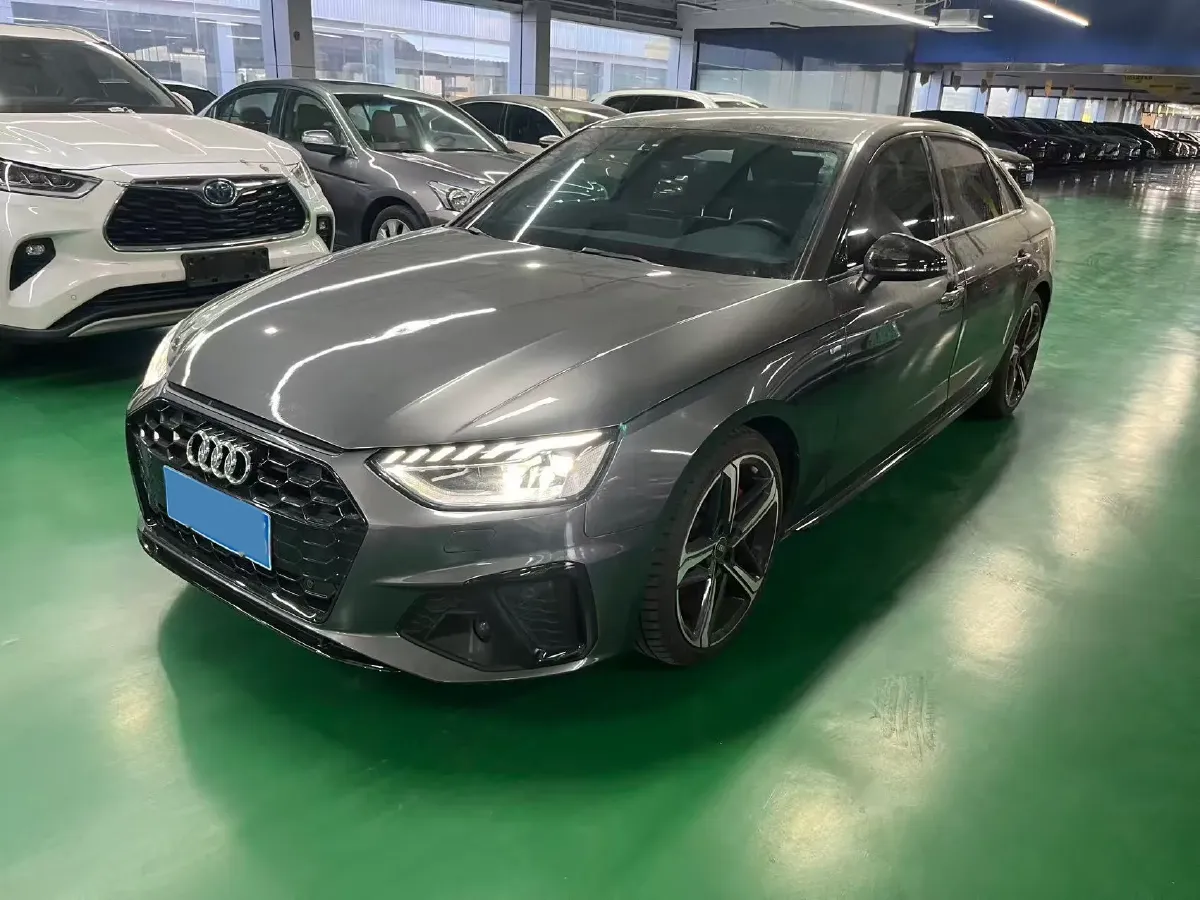2022 Audi A4L 2.0T 252HP L4 7DCT,autocango,china used car exporter,china ev exporter,chinese used car exporter,chinese used ev exporter