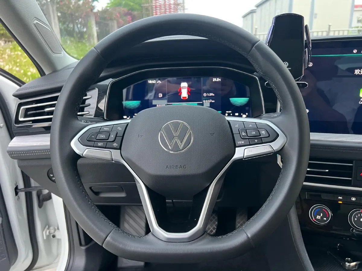 2024 Volkswagen Sagitar 1.5T 160HP L4 7DCT,autocango,china used car exporter,china ev exporter,chinese used car exporter,chinese used ev exporter