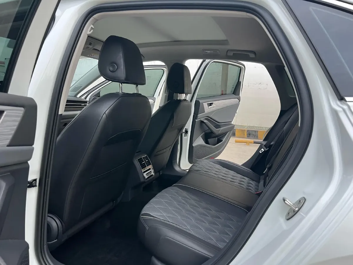 2024 Volkswagen Sagitar 1.5T 160HP L4 7DCT,autocango,china used car exporter,china ev exporter,chinese used car exporter,chinese used ev exporter