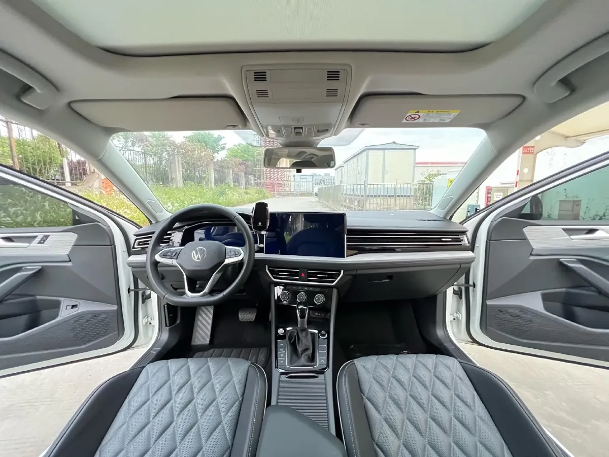 2024 Volkswagen Sagitar 1.5T 160HP L4 7DCT,autocango,china used car exporter,china ev exporter,chinese used car exporter,chinese used ev exporter