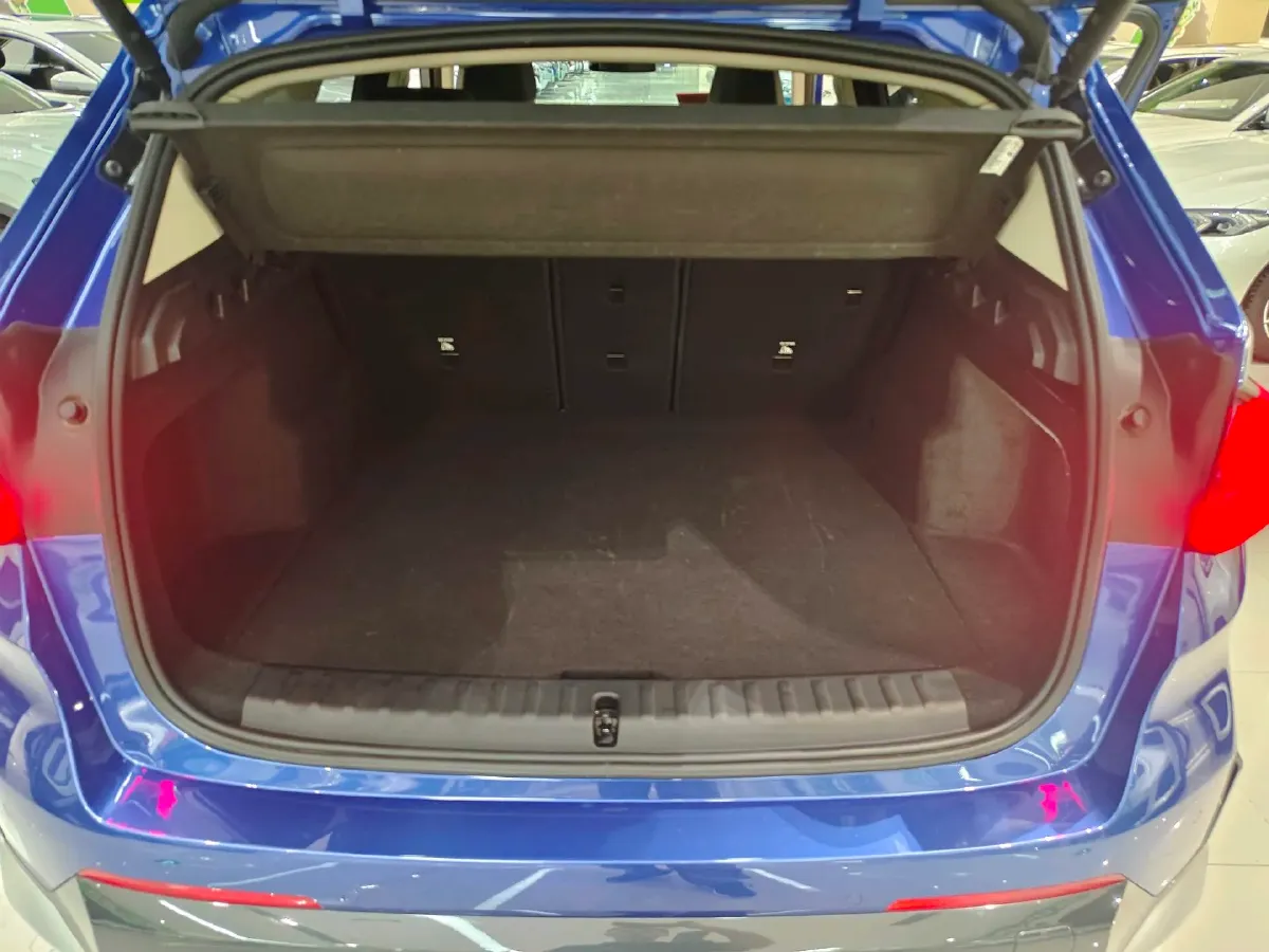 2023 BMW X1 1.5T 156HP L3 7DCT,autocango,china used car exporter,china ev exporter,chinese used car exporter,chinese used ev exporter