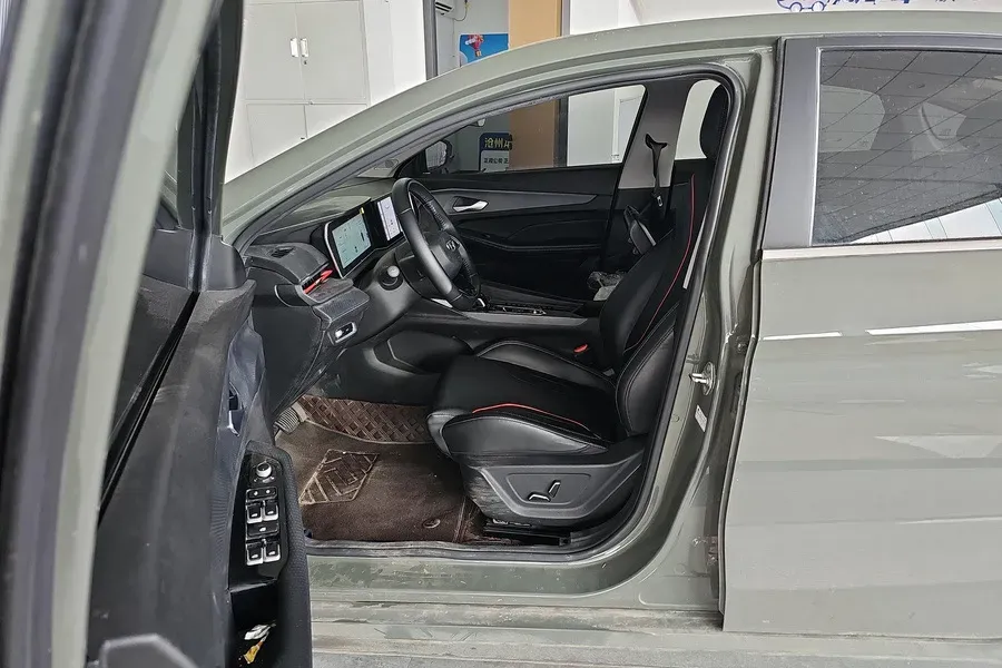 2022 Geely Binray 1.5T 181HP L4 7DCT,autocango,china used car exporter,china ev exporter,chinese used car exporter,chinese used ev exporter