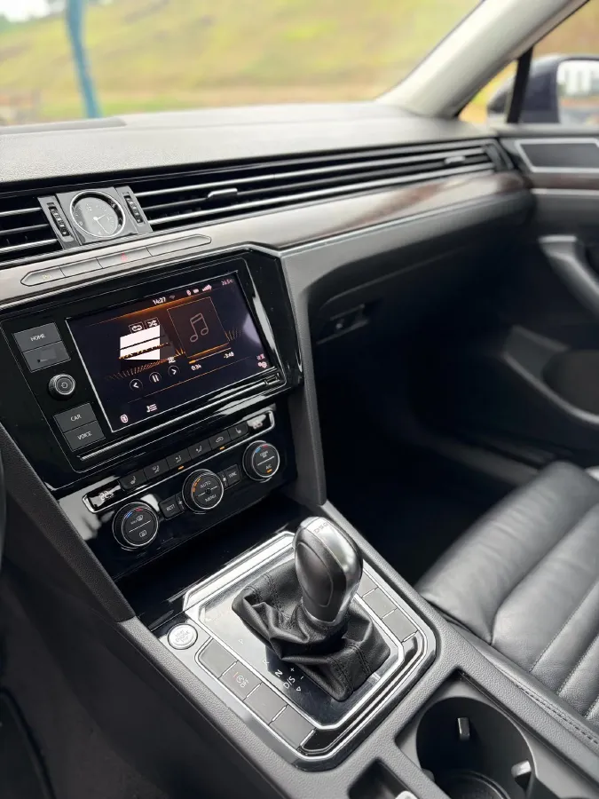 2019 Volkswagen Magotan 2.0T 186HP L4 7DCT,autocango,china used car exporter,china ev exporter,chinese used car exporter,chinese used ev exporter