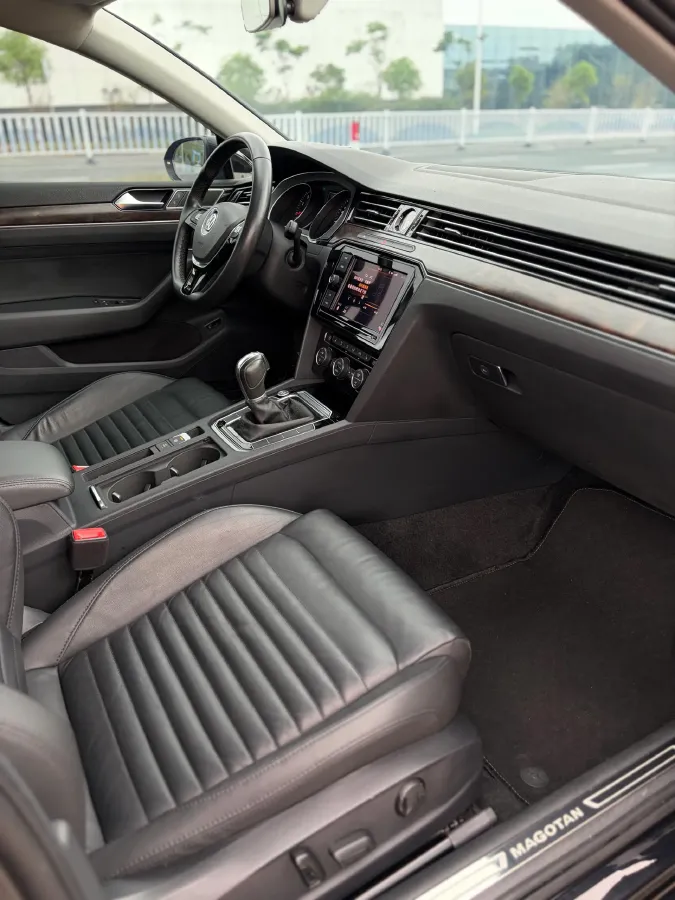 2019 Volkswagen Magotan 2.0T 186HP L4 7DCT,autocango,china used car exporter,china ev exporter,chinese used car exporter,chinese used ev exporter