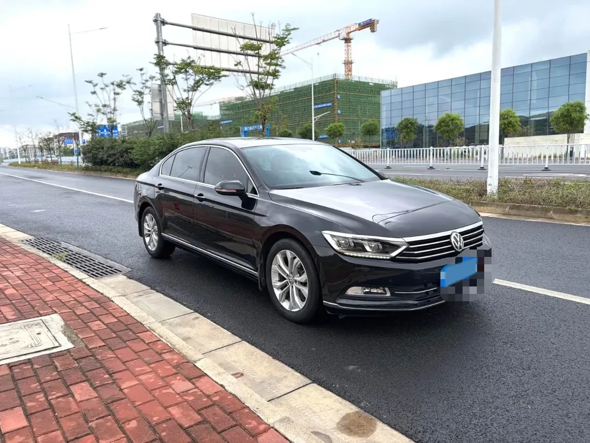 2019 Volkswagen Magotan 2.0T 186HP L4 7DCT,autocango,china used car exporter,china ev exporter,chinese used car exporter,chinese used ev exporter