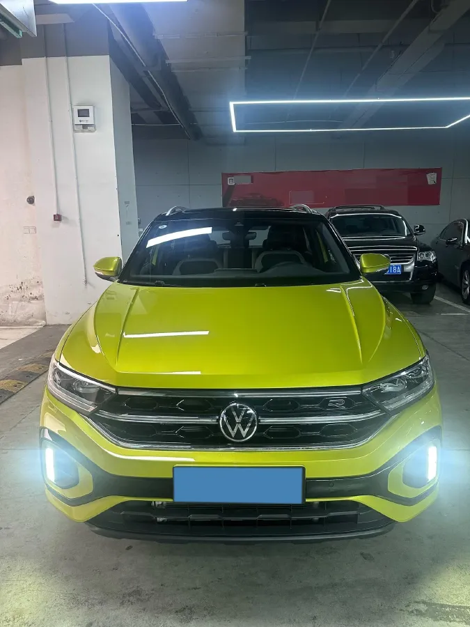 2023 Volkswagen T-Roc 1.5T 160HP L4 7DCT,autocango,china used car exporter,china ev exporter,chinese used car exporter,chinese used ev exporter