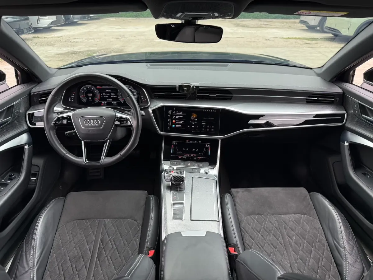 2021 Audi A6L 2.0T 224HP L4 7DCT,autocango,china used car exporter,china ev exporter,chinese used car exporter,chinese used ev exporter