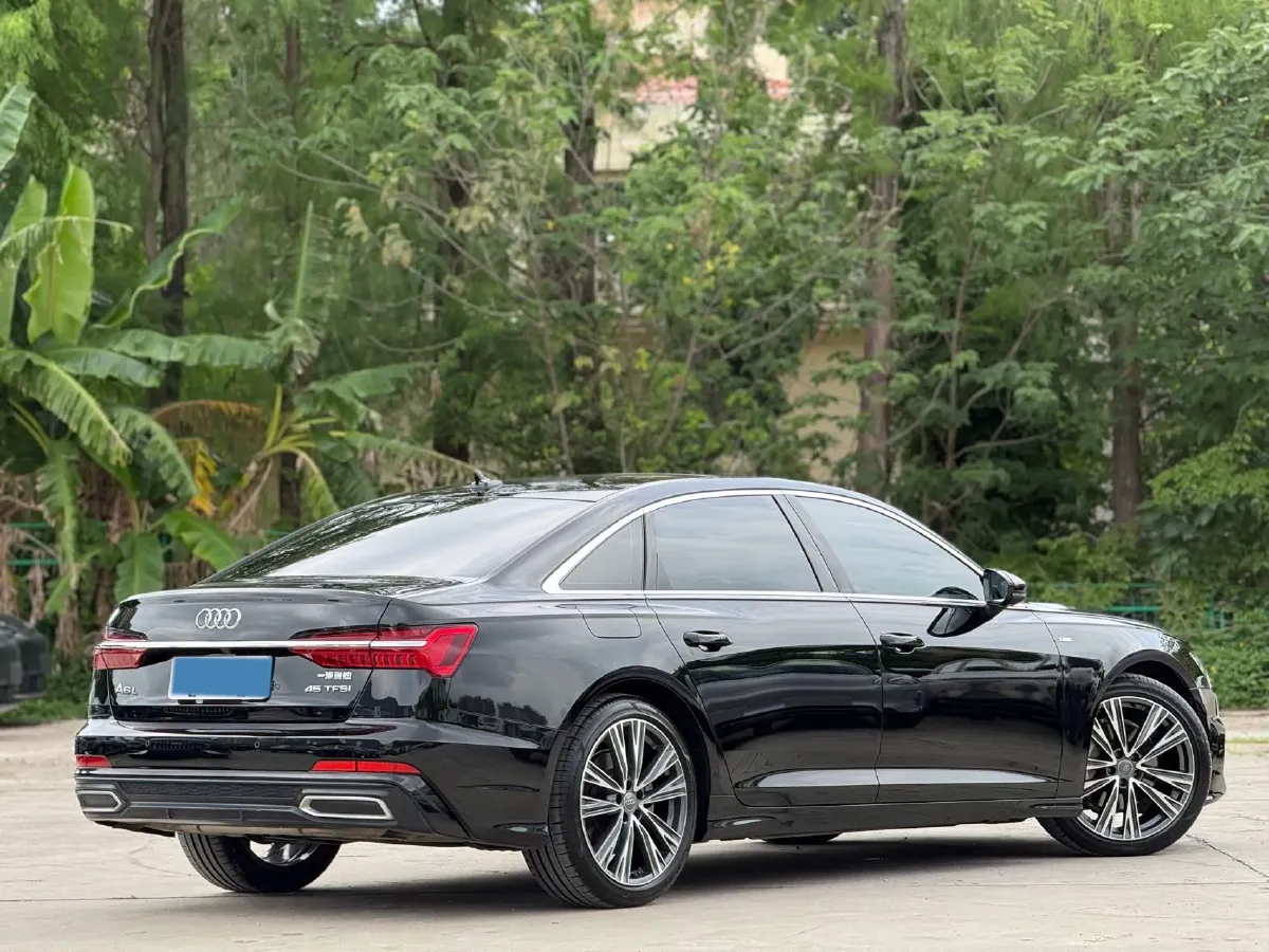 2021 Audi A6L 2.0T 224HP L4 7DCT,autocango,china used car exporter,china ev exporter,chinese used car exporter,chinese used ev exporter