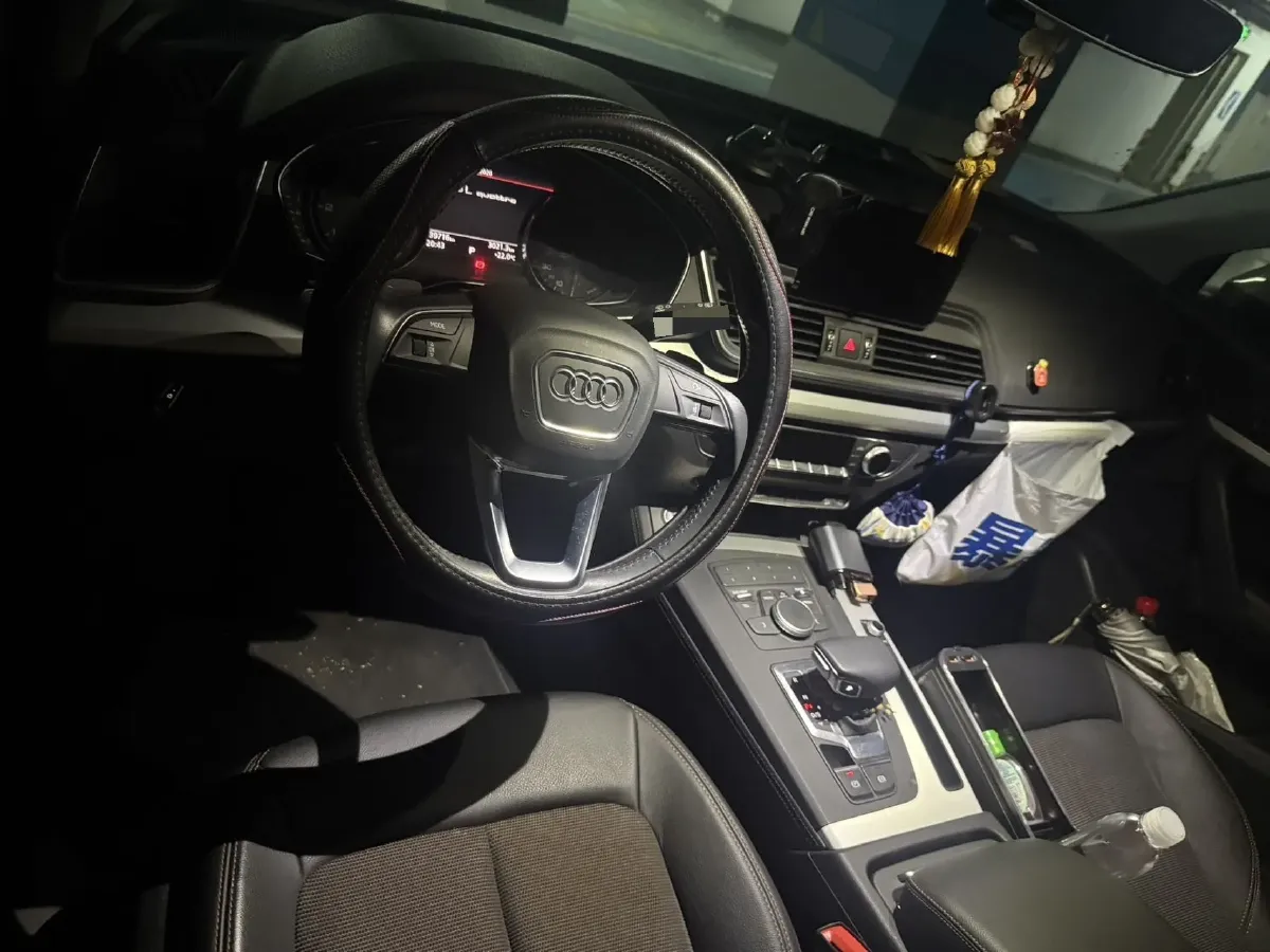 2020 Audi Q5L 2.0T 190HP L4 7DCT,autocango,china used car exporter,china ev exporter,chinese used car exporter,chinese used ev exporter