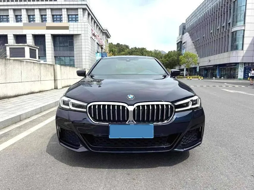 2022 BMW 5 Series 2.0T 184HP L4 8AT,autocango,china used car exporter,china ev exporter,chinese used car exporter,chinese used ev exporter
