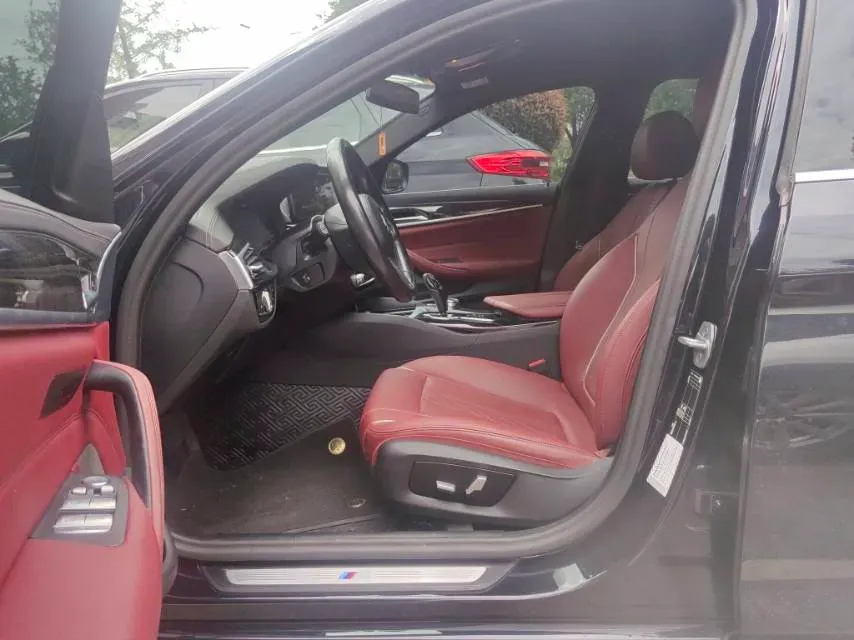 2022 BMW 5 Series 2.0T 184HP L4 8AT,autocango,china used car exporter,china ev exporter,chinese used car exporter,chinese used ev exporter