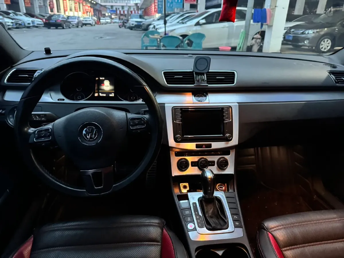 2018 Volkswagen Magotan 1.8T 180HP L4 7DCT,autocango,china used car exporter,china ev exporter,chinese used car exporter,chinese used ev exporter