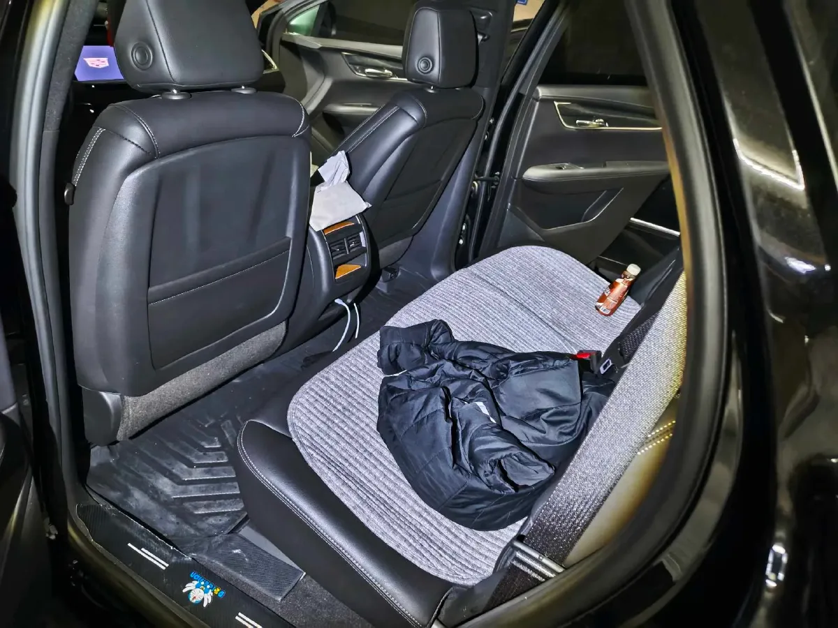 2022 Cadillac XT5 2.0T 237HP L4 9AT,autocango,china used car exporter,china ev exporter,chinese used car exporter,chinese used ev exporter