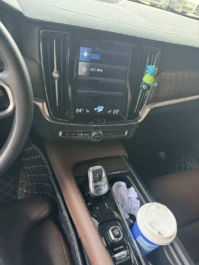 2021 Volvo S90 2.0T 250HP L4 8AT,autocango,china used car exporter,china ev exporter,chinese used car exporter,chinese used ev exporter