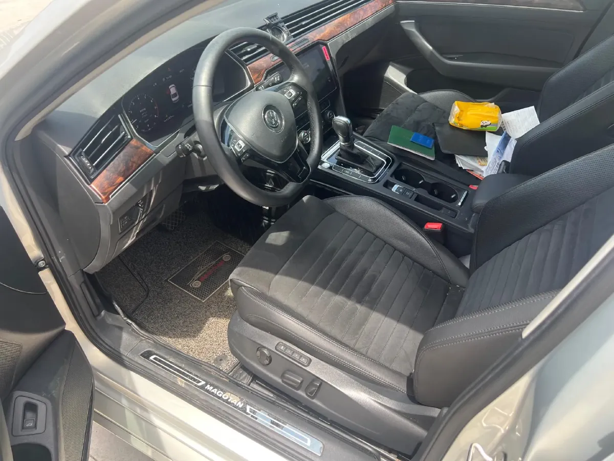 2018 Volkswagen Magotan 1.8T 180HP L4 7DCT,autocango,china used car exporter,china ev exporter,chinese used car exporter,chinese used ev exporter