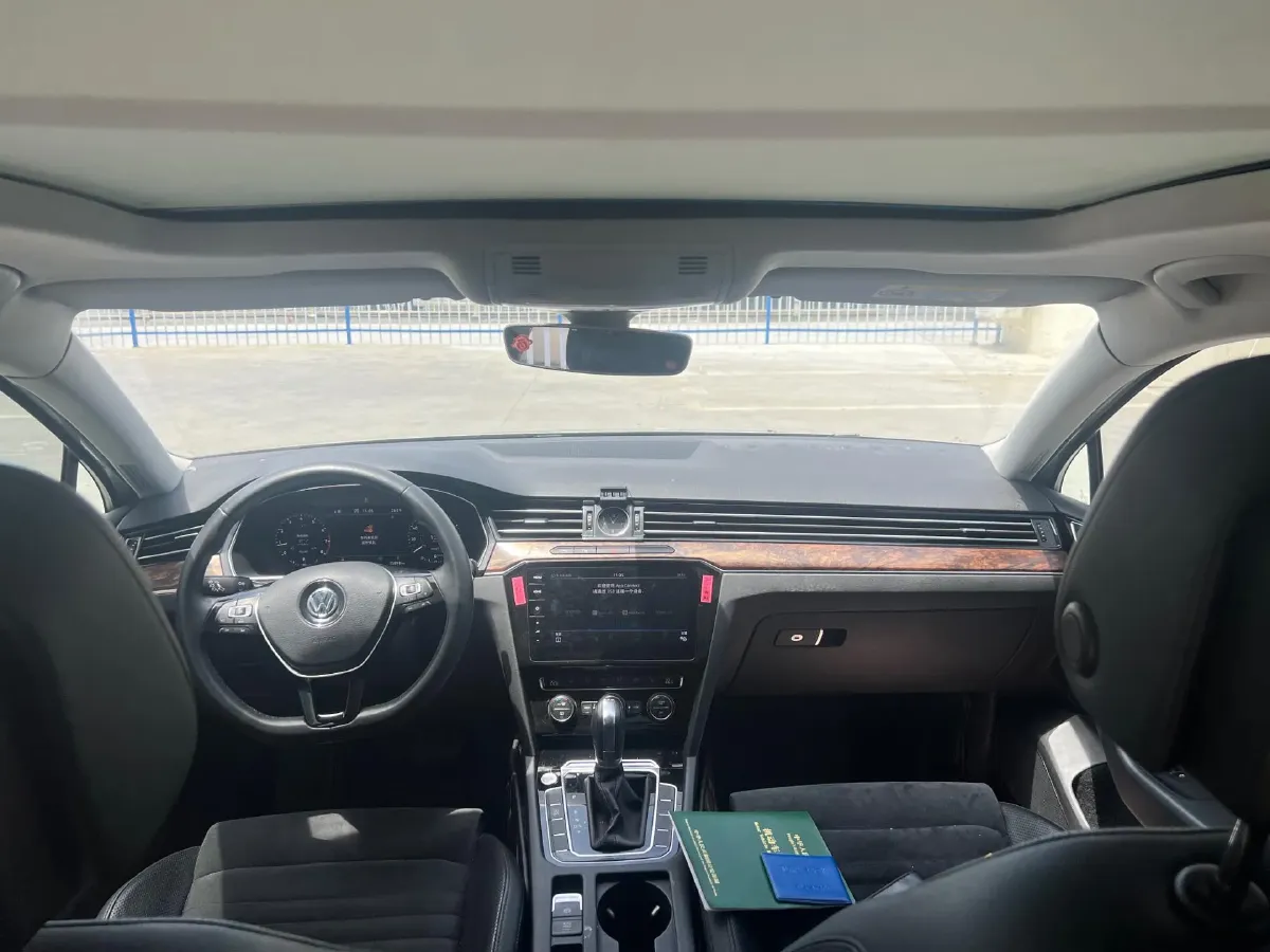 2018 Volkswagen Magotan 1.8T 180HP L4 7DCT,autocango,china used car exporter,china ev exporter,chinese used car exporter,chinese used ev exporter