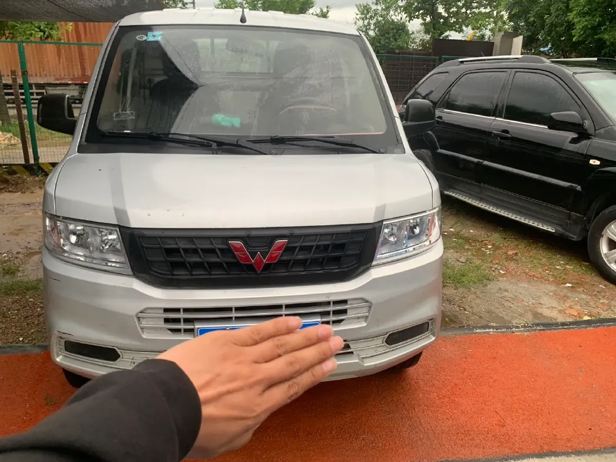 2018 WuLing RongGuang New Truck 1.5L 107HP L4 5MT,autocango,china used car exporter,china ev exporter,chinese used car exporter,chinese used ev exporter