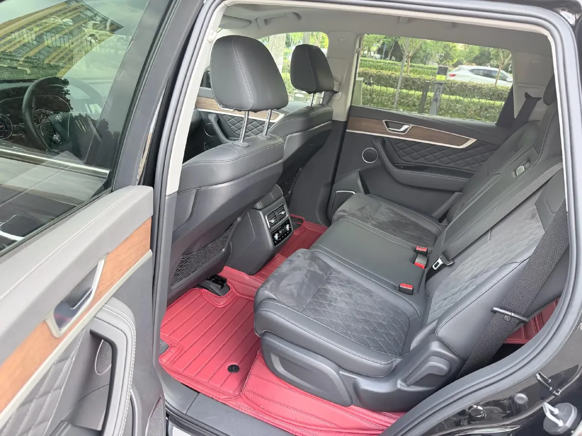2022 HongQi HS7 2.0T 252HP L4 7DCT,autocango,china used car exporter,china ev exporter,chinese used car exporter,chinese used ev exporter