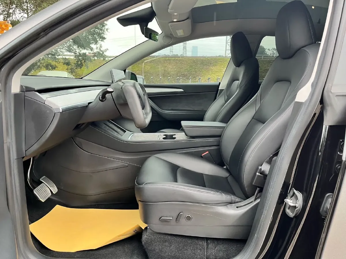 2022 Tesla Model Y BEV 60KWH,autocango,china used car exporter,china ev exporter,chinese used car exporter,chinese used ev exporter