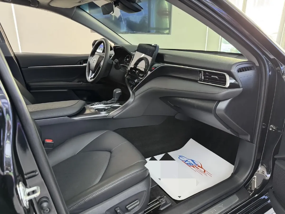 2023 Toyota Camry 2.5L 207HP L4 8AT,autocango,china used car exporter,china ev exporter,chinese used car exporter,chinese used ev exporter