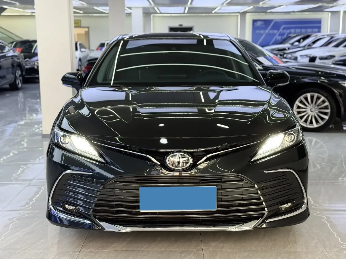 2023 Toyota Camry 2.5L 207HP L4 8AT,autocango,china used car exporter,china ev exporter,chinese used car exporter,chinese used ev exporter
