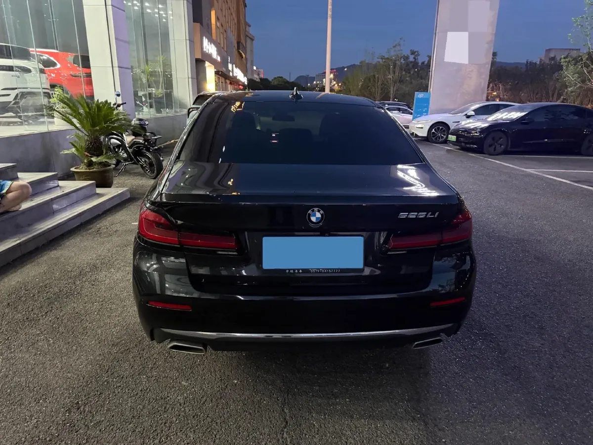 2021 BMW 5 Series 2.0T 184HP L4 8AT,autocango,china used car exporter,china ev exporter,chinese used car exporter,chinese used ev exporter