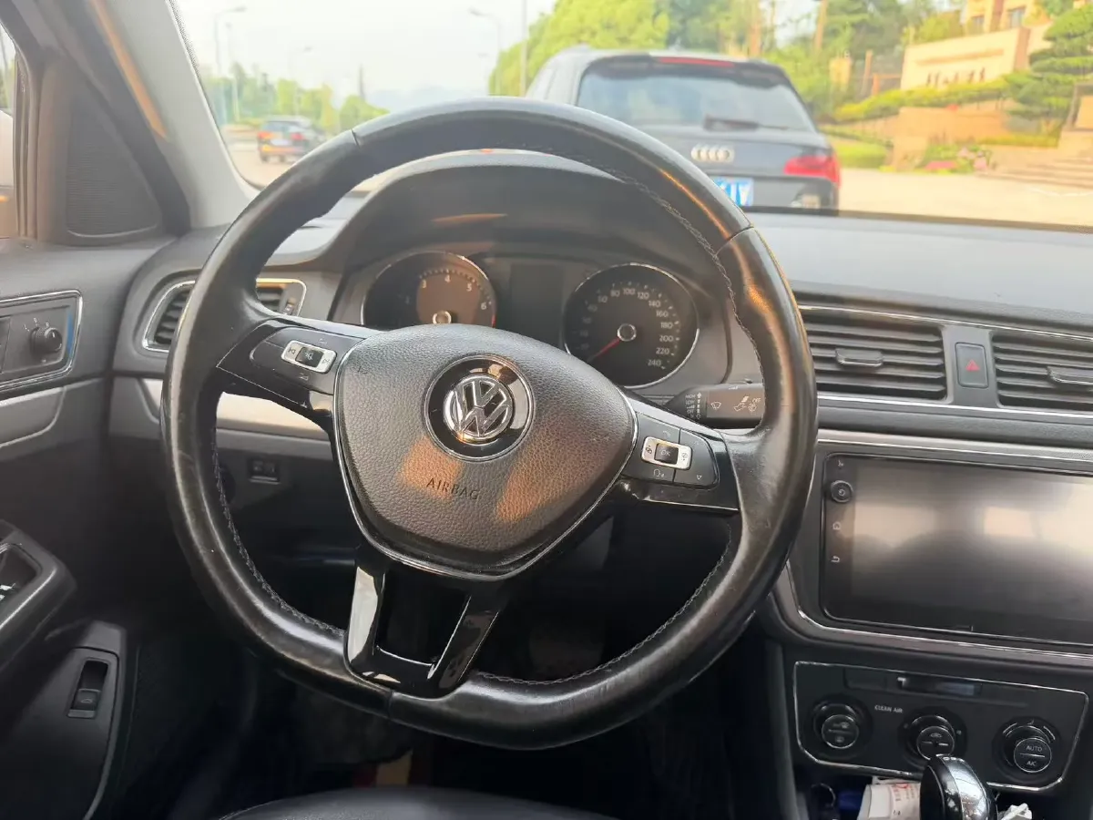 2018 Skoda Karoq 1.4T 150HP L4 7DCT,autocango,china used car exporter,china ev exporter,chinese used car exporter,chinese used ev exporter