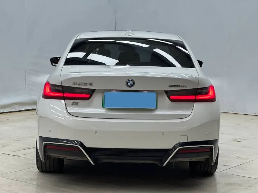 2025 BMW i3 BEV 70KWH,autocango,china used car exporter,china ev exporter,chinese used car exporter,chinese used ev exporter