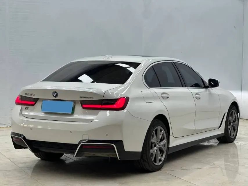 2025 BMW i3 BEV 70KWH,autocango,china used car exporter,china ev exporter,chinese used car exporter,chinese used ev exporter