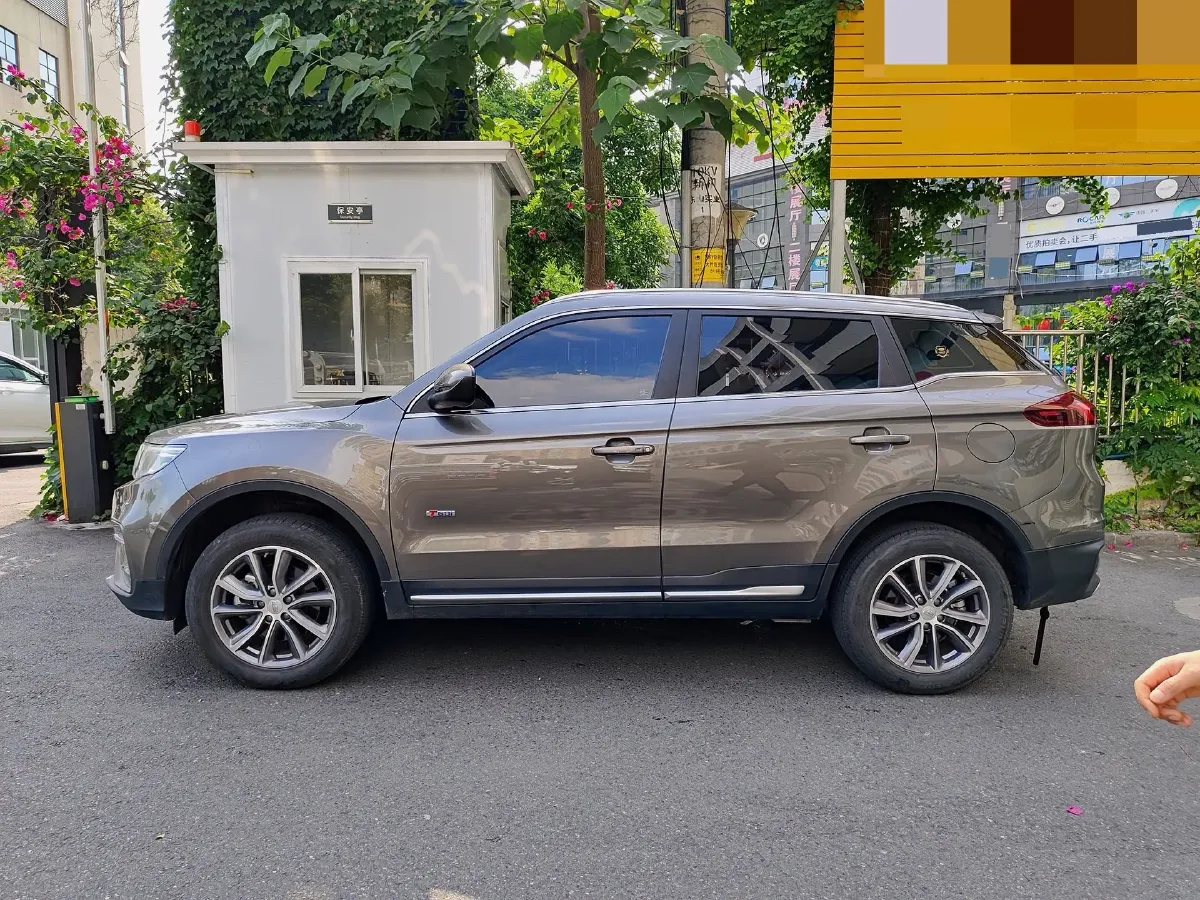 2020 Roewe i6 1.5T 169HP L4 7DCT,autocango,china used car exporter,china ev exporter,chinese used car exporter,chinese used ev exporter