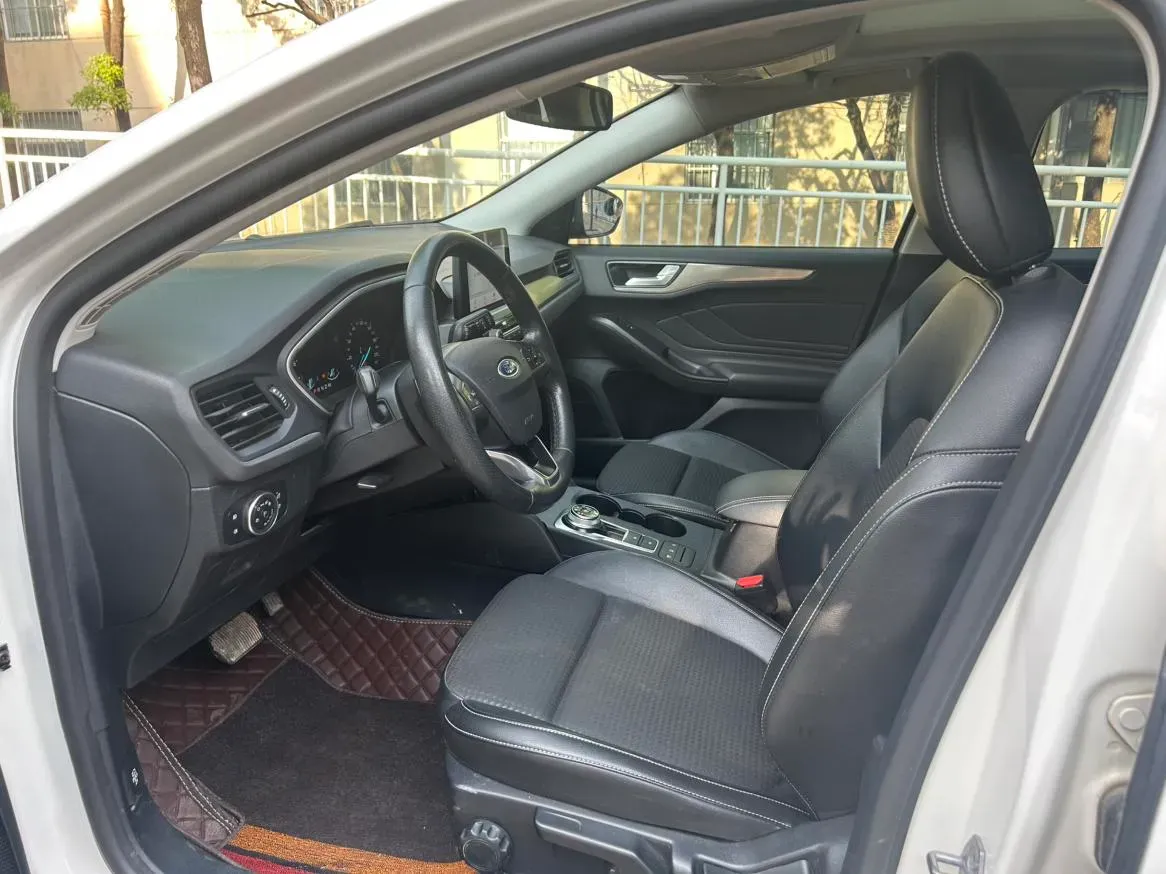 2019 Ford Focus 1.5T 184HP L3 8AT,autocango,china used car exporter,china ev exporter,chinese used car exporter,chinese used ev exporter