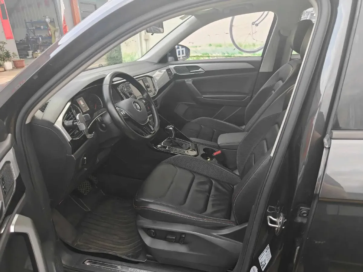 2019 Jeep Cherokee 2.0T 234HP L4 9AT,autocango,china used car exporter,china ev exporter,chinese used car exporter,chinese used ev exporter