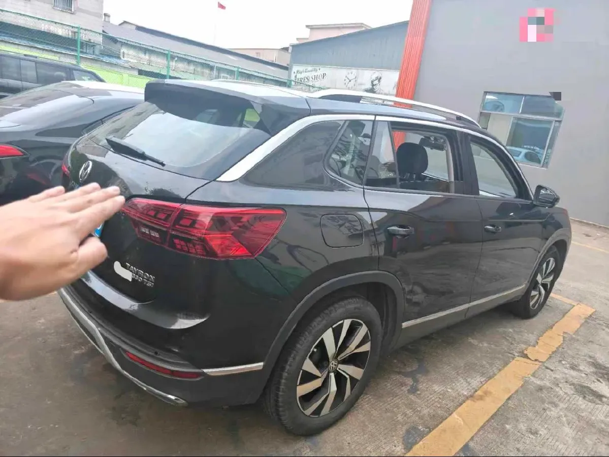 2019 Jeep Cherokee 2.0T 234HP L4 9AT,autocango,china used car exporter,china ev exporter,chinese used car exporter,chinese used ev exporter