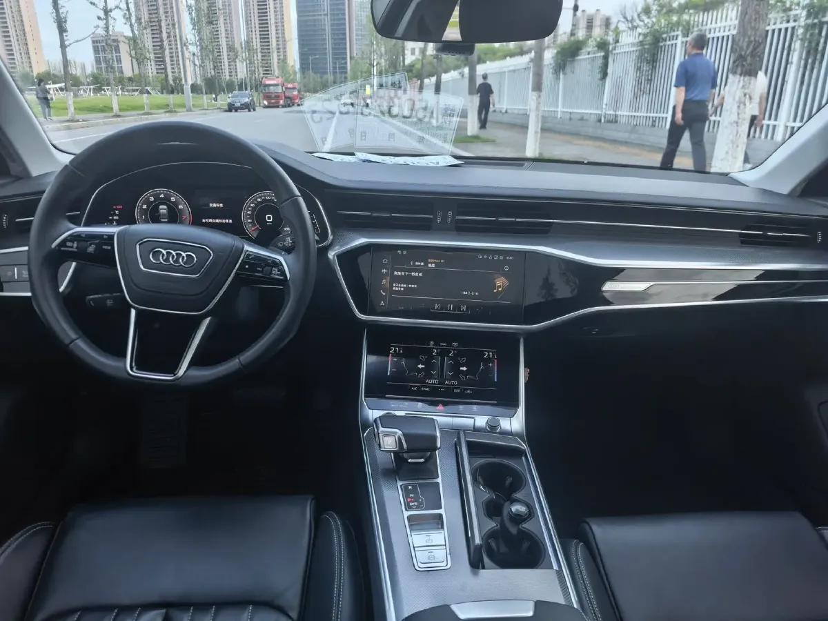 2024 Audi A6L 2.0T 245HP L4 7DCT,autocango,china used car exporter,china ev exporter,chinese used car exporter,chinese used ev exporter