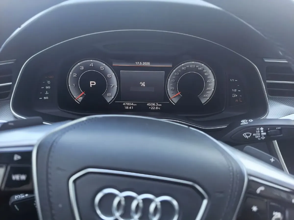 2024 Audi A6L 2.0T 245HP L4 7DCT,autocango,china used car exporter,china ev exporter,chinese used car exporter,chinese used ev exporter