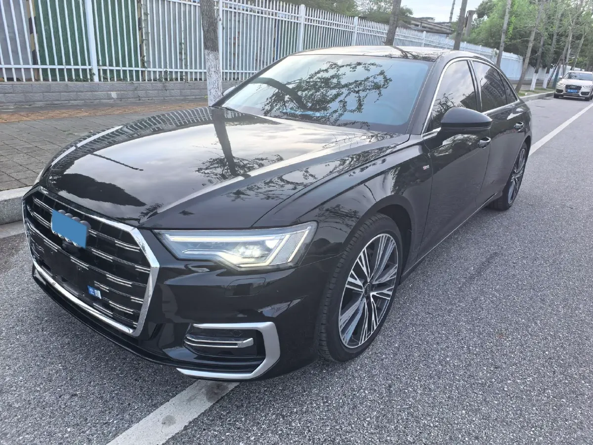 2024 Audi A6L 2.0T 245HP L4 7DCT,autocango,china used car exporter,china ev exporter,chinese used car exporter,chinese used ev exporter