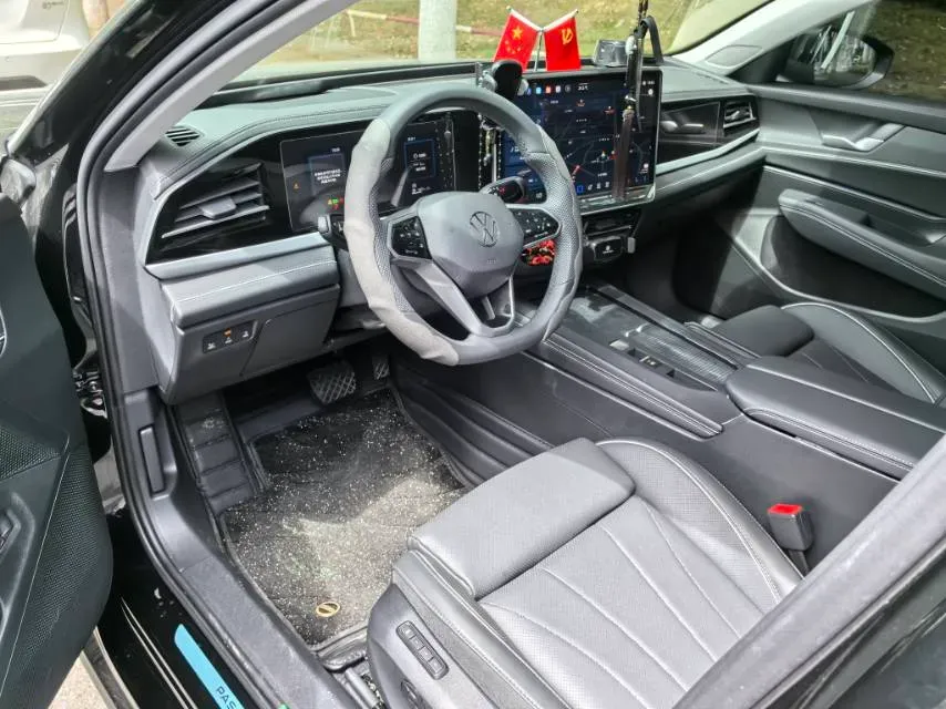 2025 Volkswagen Passat 2.0T 220HP L4 7DCT,autocango,china used car exporter,china ev exporter,chinese used car exporter,chinese used ev exporter