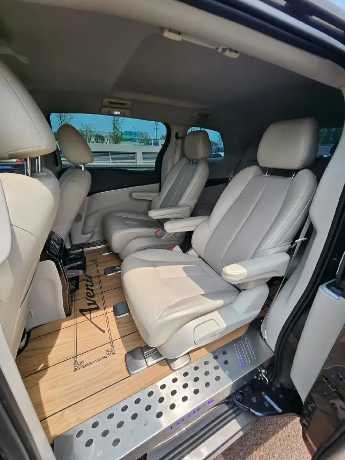 2022 Buick GL8 2.0T 237HP L4 9AT,autocango,china used car exporter,china ev exporter,chinese used car exporter,chinese used ev exporter